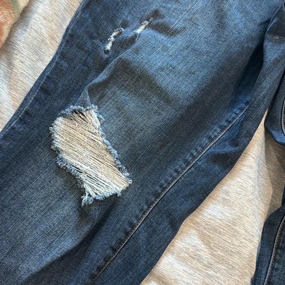 Maurice’s distressed jeans - Picture 3 of 5